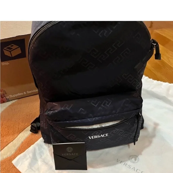 Versace back back - Picture 6 of 7